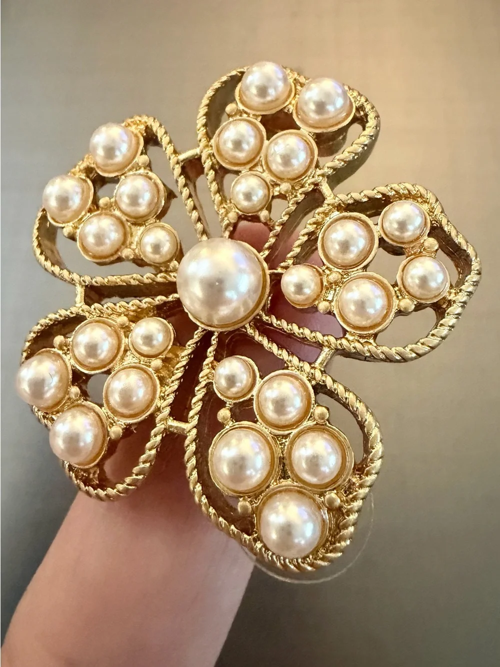 Oscar de la Renta GOLD PEARL Flower Earrings Women Pierced/Post Women Jewelry